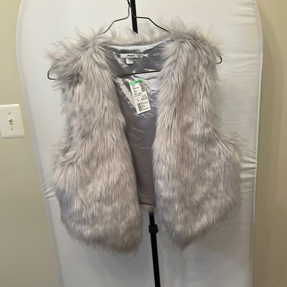 Papaya Faux Fur Vest in Light Gray